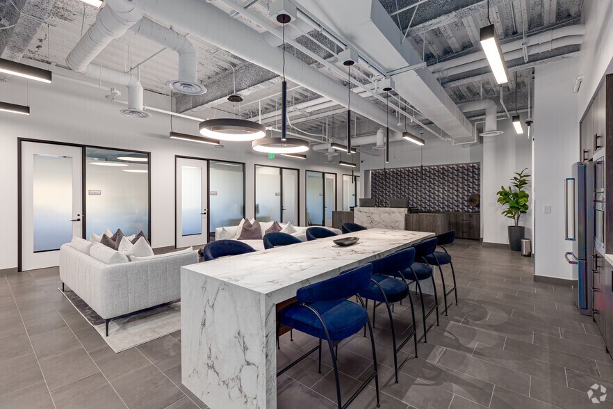 More Photos Of 12544 High Bluff Dr, San Diego Coworking Space