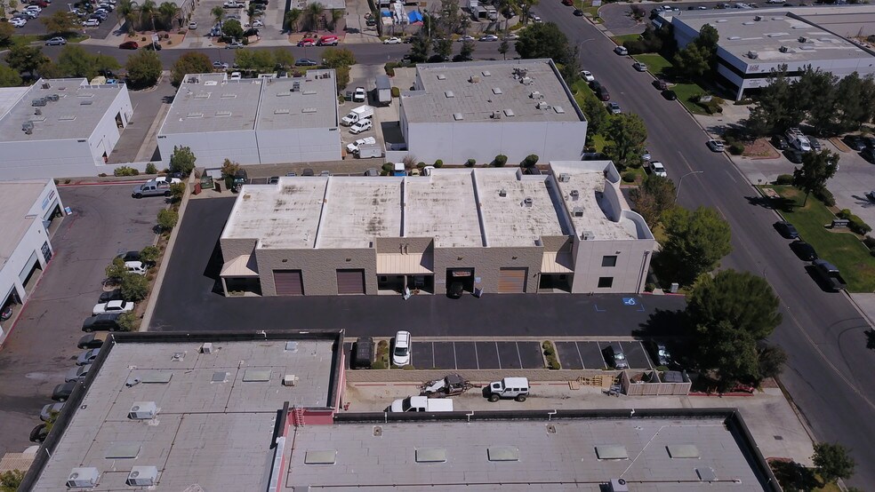 More Photos Of 41419 Pear St, Murrieta Warehouse For Lease