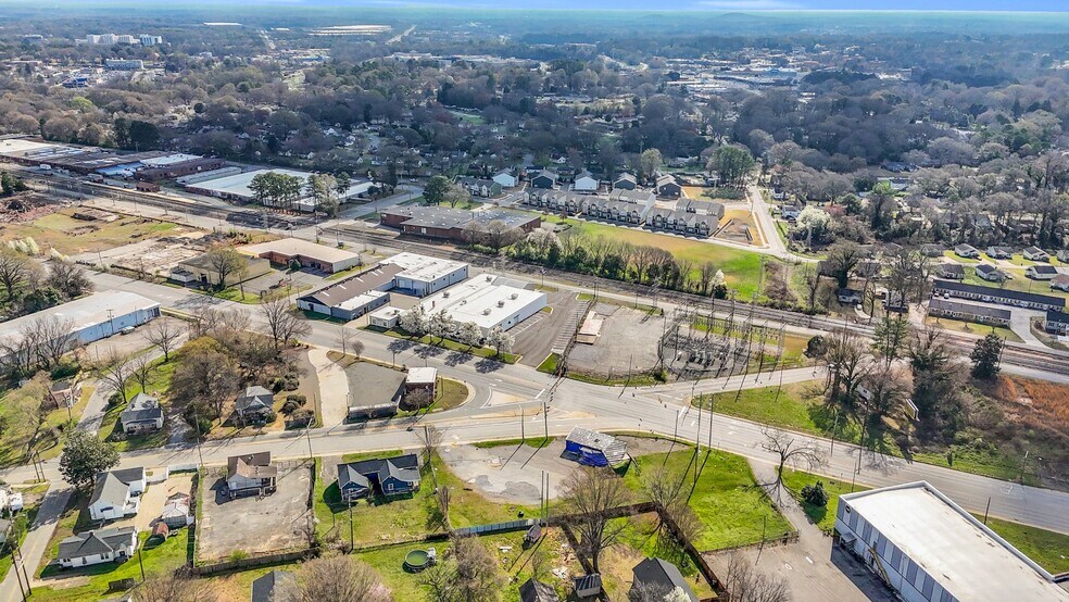 More Photos Of 1109 E Ozark Ave, Gastonia Warehouse For Lease