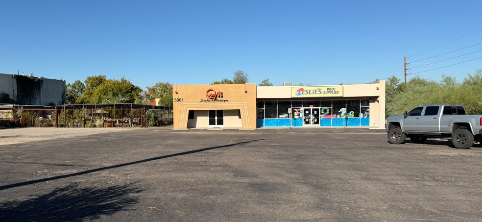 Primary Photo Of 5961-5971 N Oracle Rd, Tucson Freestanding For Lease