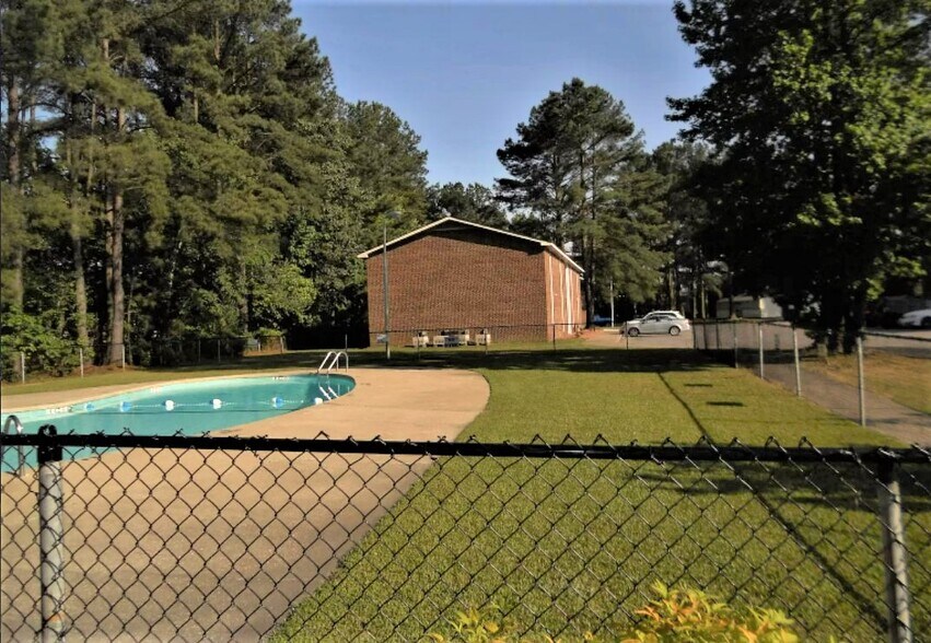 More Photos Of 6535 Summertime Apartments, 6535 Jeffrey Dr, Fayetteville Apartments For Sale