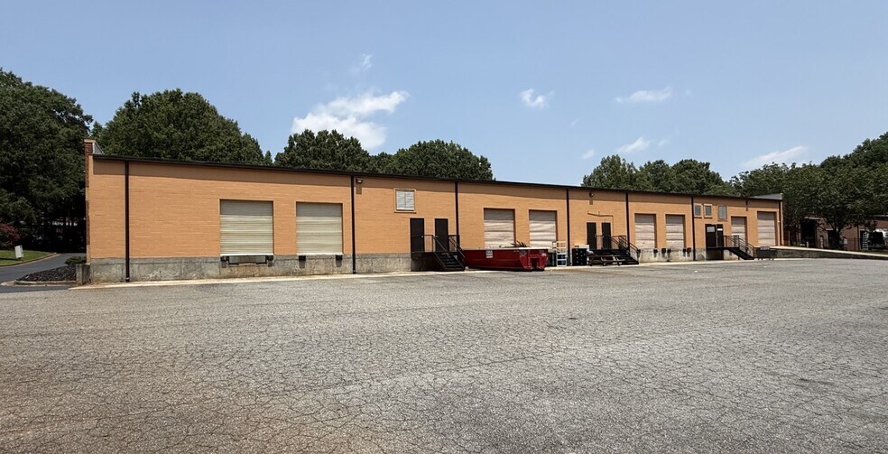 More Photos Of 6865 Shiloh Rd E, Alpharetta Light Distribution For Lease