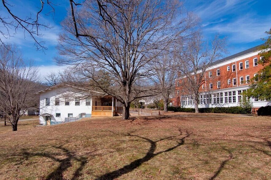 More Photos Of 158 Academy Lane Dr, Pence Springs Hotel For Sale
