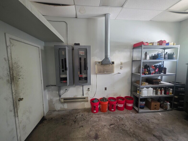 More Photos Of 100 Star Connection Dr, Wright City Warehouse For Sale