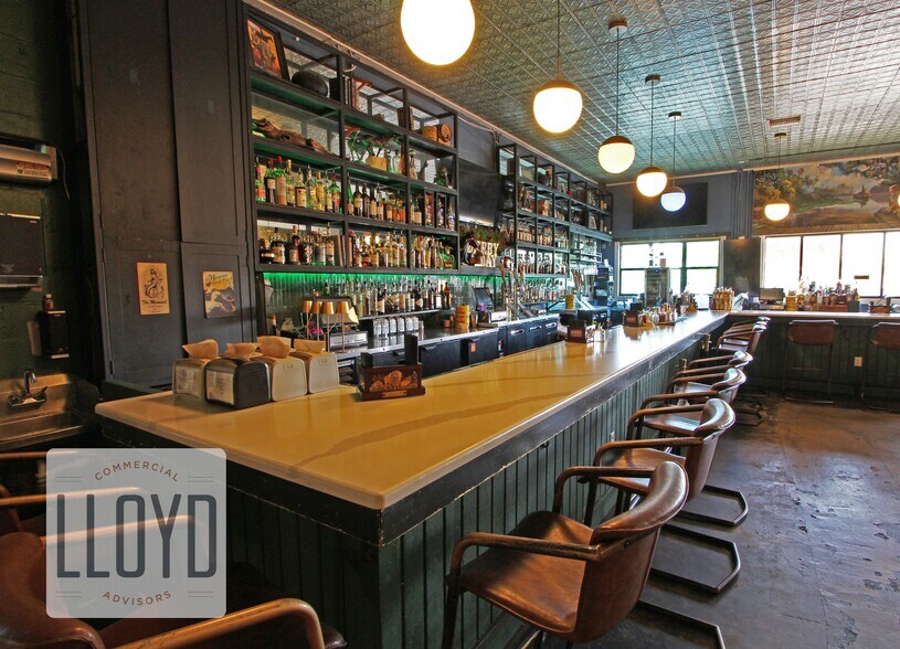 More Photos Of 212 W 1st St, Sanford Restaurant For Sale