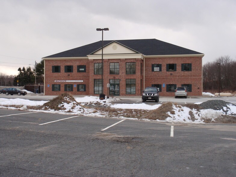 More Photos Of 131 N Main St, Belchertown Medical For Lease