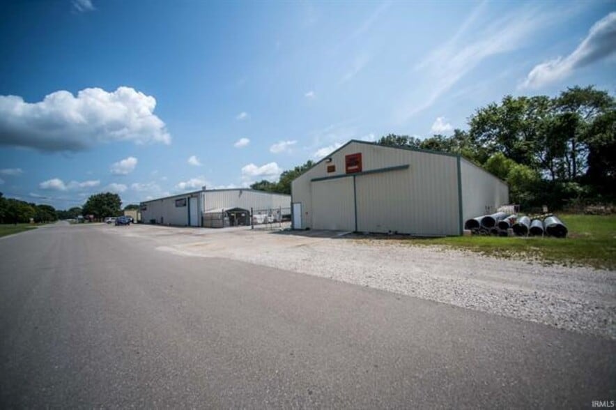 More Photos Of 7362 Russell Dr, Bicknell General Retail For Sale