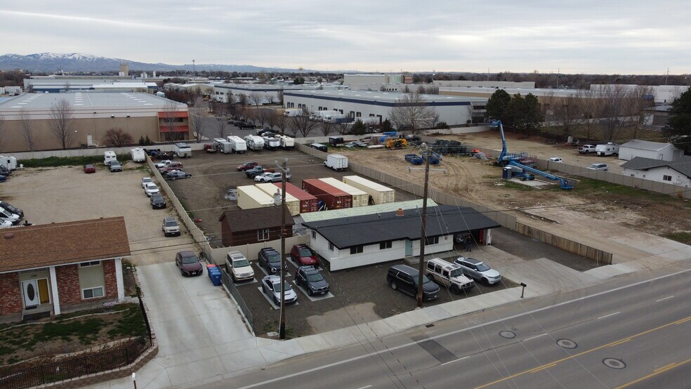 More Photos Of 330 N Linder Rd, Meridian Flex For Sale