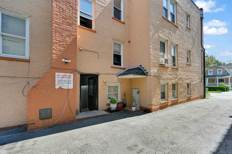 More Photos Of 439 Main St, White Plains Apartments For Sale