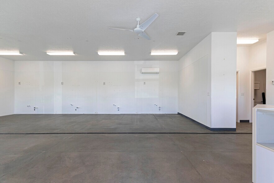 More Photos Of 115 Valley View St, Stevensville Restaurant For Sale