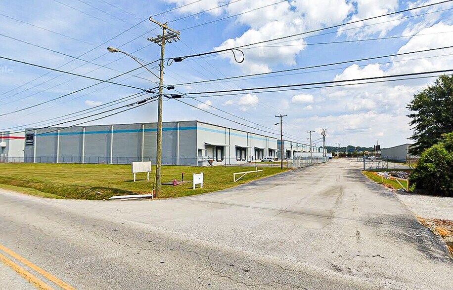 More Photos Of 2220 Polymer Dr, Chattanooga Warehouse For Lease