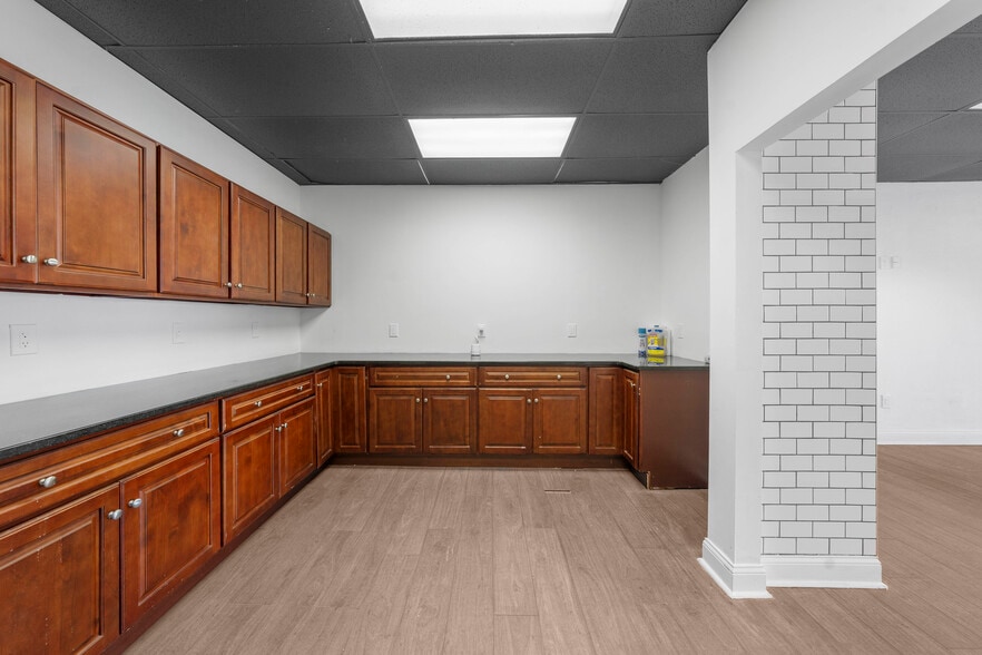 More Photos Of 679-717 State Rt 23, Pompton Plains Unknown For Lease