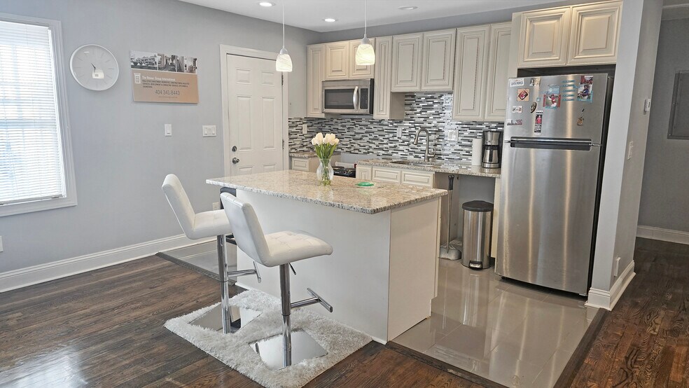 More Photos Of 1711 Candler Rd, Decatur Office Residential For Sale