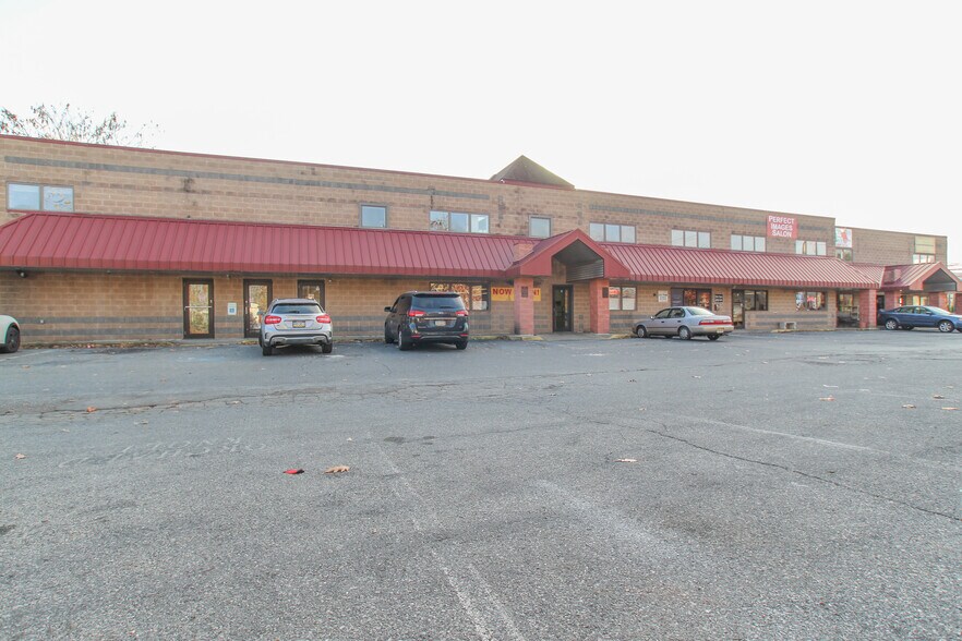 More Photos Of 2980 Linden St, Bethlehem Storefront Retail Office For Lease