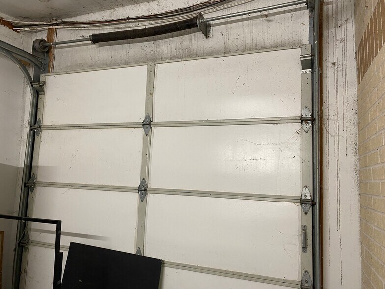 More Photos Of 451 Landing Blvd, League City Office For Sale