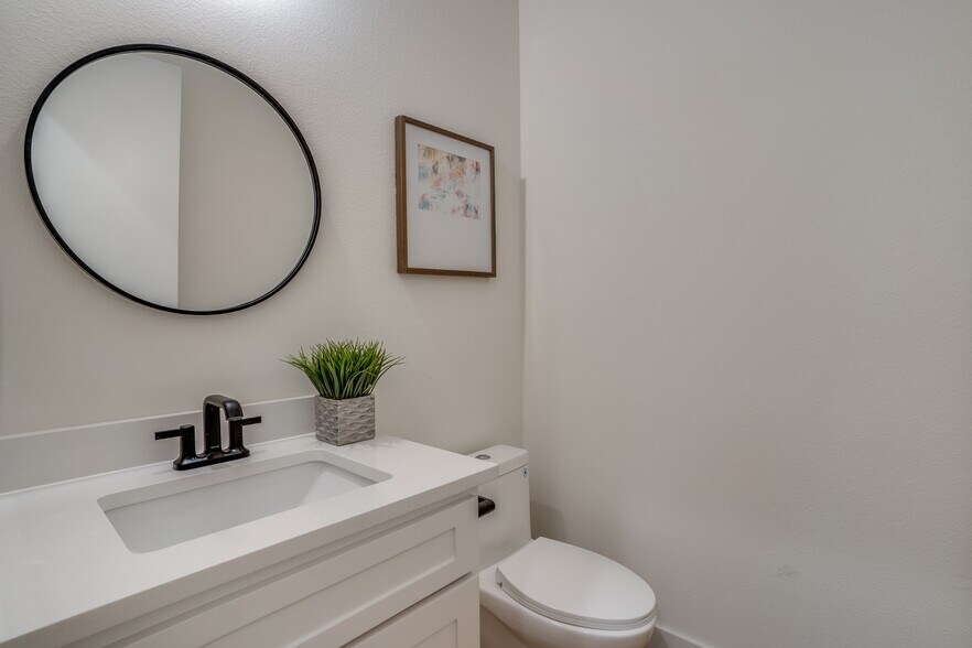 More Photos Of 421/423 Wayne, Dallas Apartments For Sale