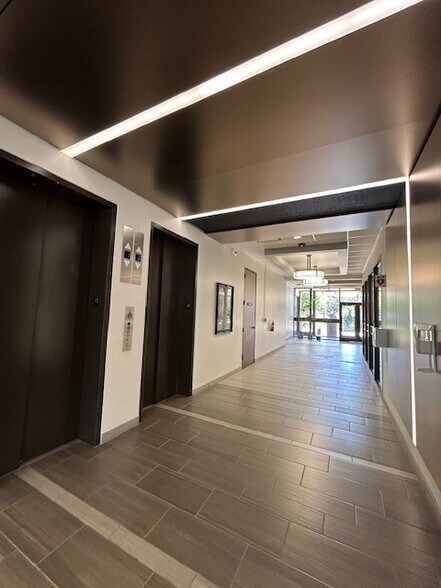 More Photos Of 7120 W Interstate 40, Amarillo Office For Lease