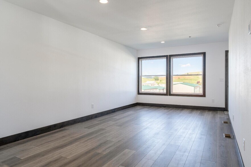 More Photos Of 2975 Aspen Dr, Spearfish Apartments For Sale