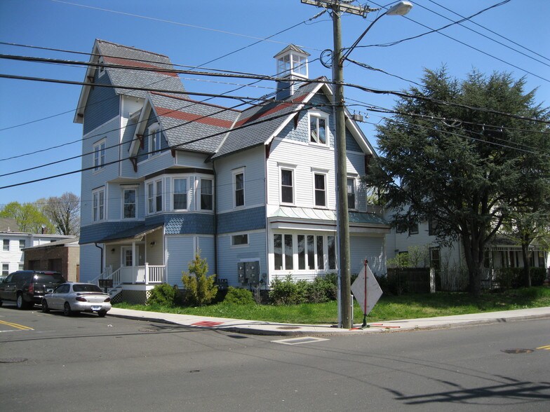 More Photos Of 158 Main St, Norwalk Storefront Retail Residential For Lease