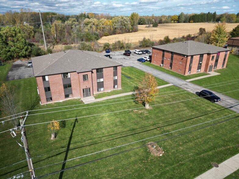 Primary Photo Of 6285 Robinson Rd, Lockport Apartments For Sale