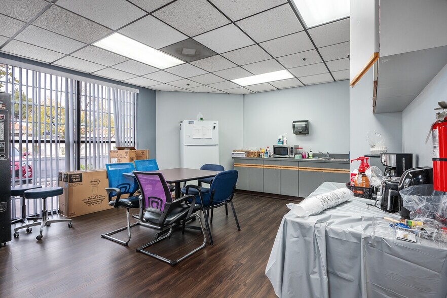 More Photos Of 630 S Rancho Dr, Las Vegas Medical For Lease