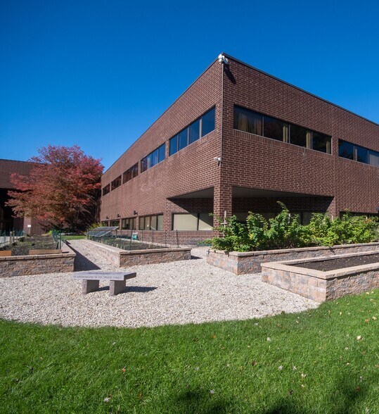 More Photos Of 200 Domain Dr, Stratham Manufacturing For Lease
