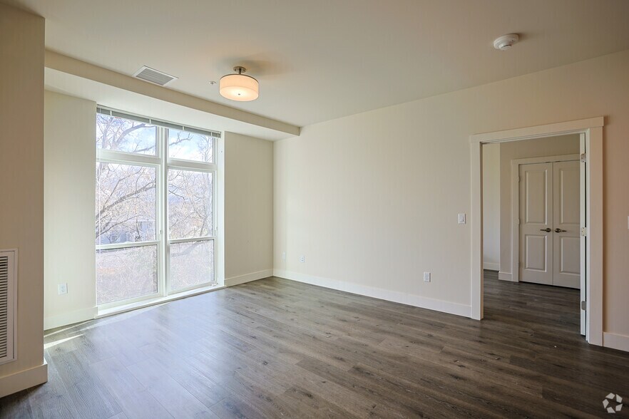 More Photos Of 61 N Dorset St, South Burlington Multifamily For Sale