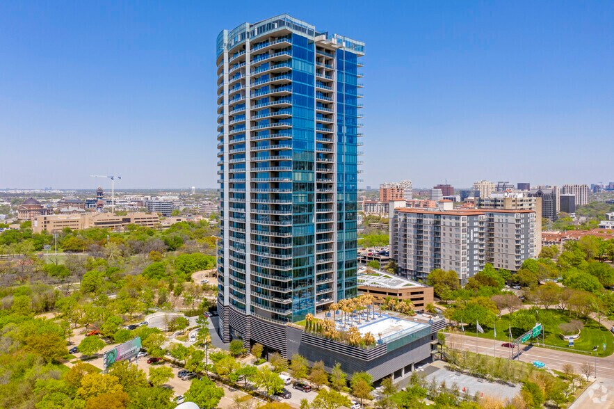 Primary Photo Of 3130 N Harwood St, Dallas Apartments For Sale
