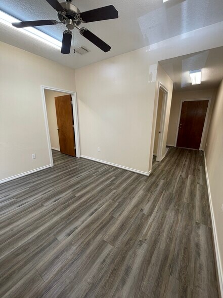 More Photos Of 17006 Seven Pines Dr, Spring Unknown For Lease