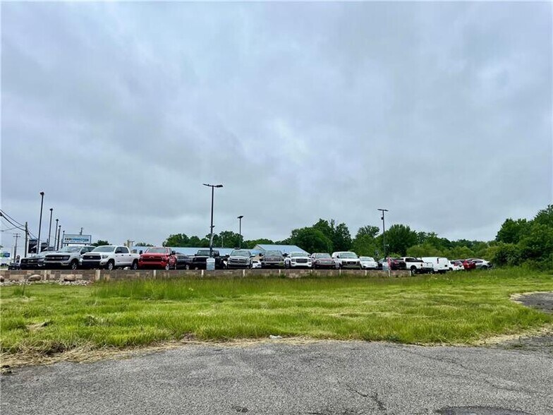 More Photos Of 2757 W State St, New Castle Auto Dealership For Sale