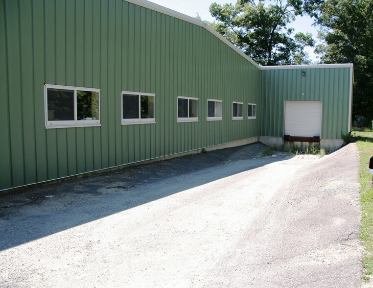 More Photos Of 9 Clayton Rd, Middleborough Manufacturing For Lease