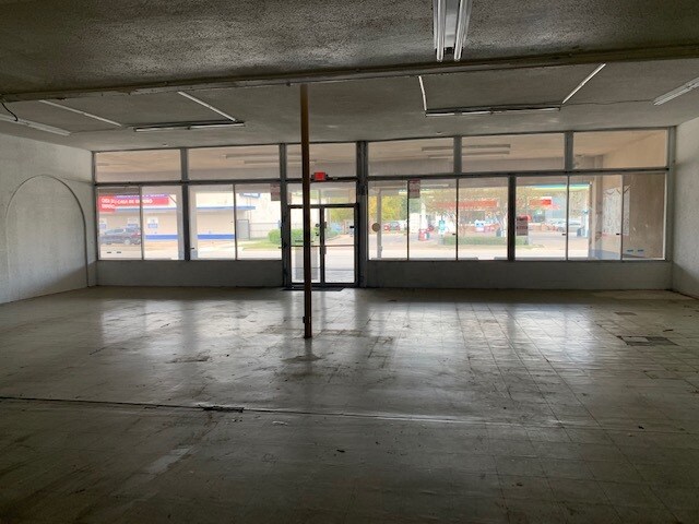 More Photos Of 7126 Lawndale St, Houston Storefront For Sale