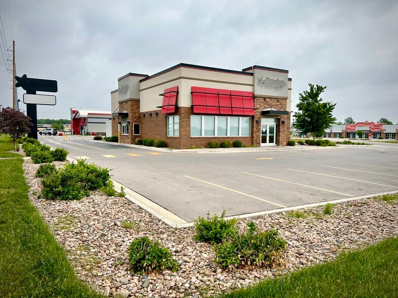 More Photos Of 1320 N Tyler Rd, Wichita Restaurant For Lease