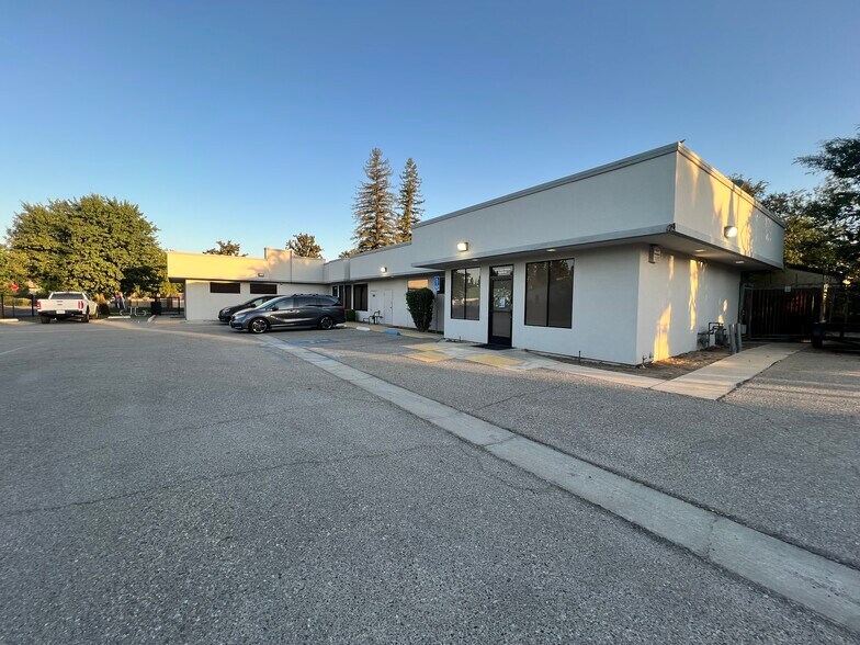 More Photos Of 4000 San Dimas St, Bakersfield General Retail For Sale