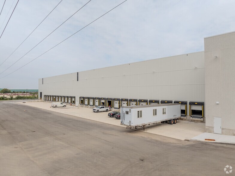 More Photos Of 403 Mcneilly Rd, Hamilton Industrial For Lease