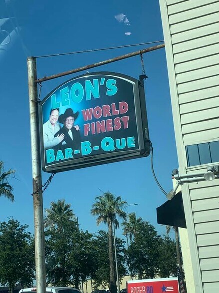 More Photos Of 5427 Broadway St, Galveston General Retail For Sale