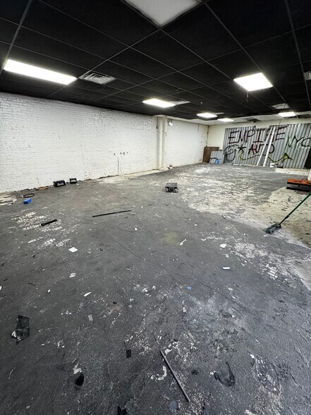 More Photos Of 135-05 Northern Blvd, Flushing Storefront Retail Office For Lease