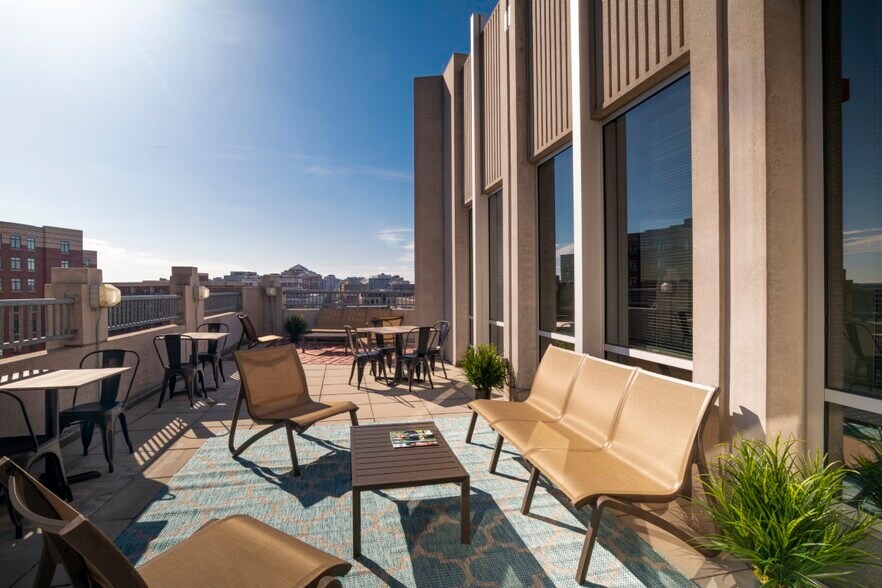 More Photos Of 2300 Wilson Blvd, Arlington Coworking Space