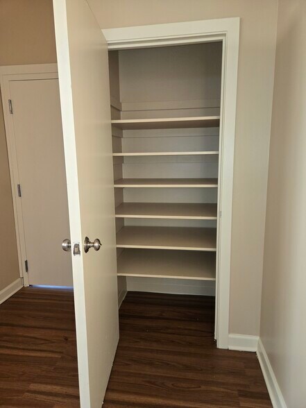 More Photos Of 5373 1st Ave, Birmingham Office For Lease