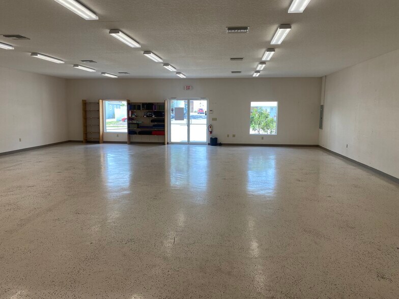 More Photos Of 236 Avenue D SW, Winter Haven Medical For Lease