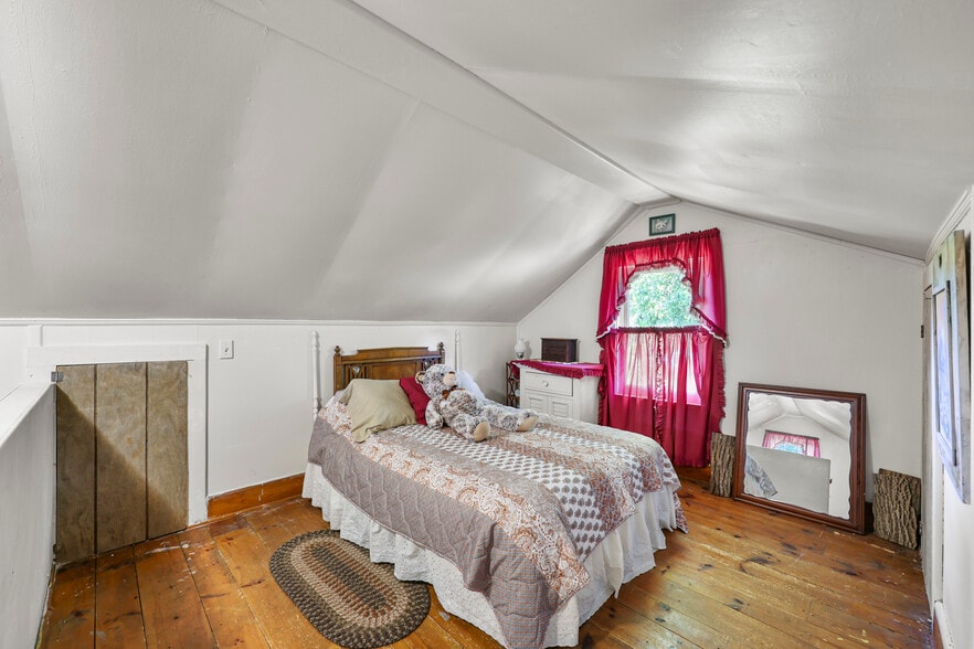More Photos Of 2010-2012 Clayton Mill Rd, Mill River Specialty For Sale