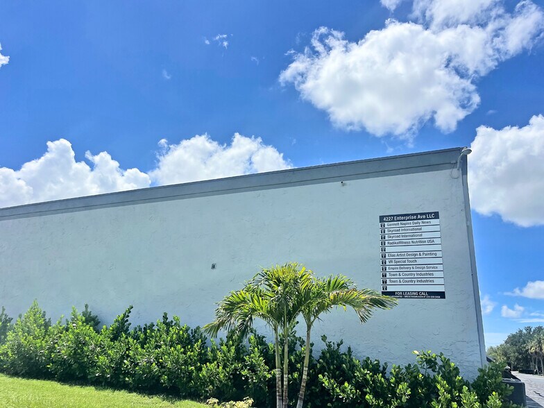 More Photos Of 4227 Enterprise Ave, Naples Warehouse For Lease