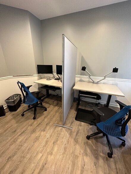 More Photos Of 8226 Village Harbor Dr, Cornelius Office For Lease