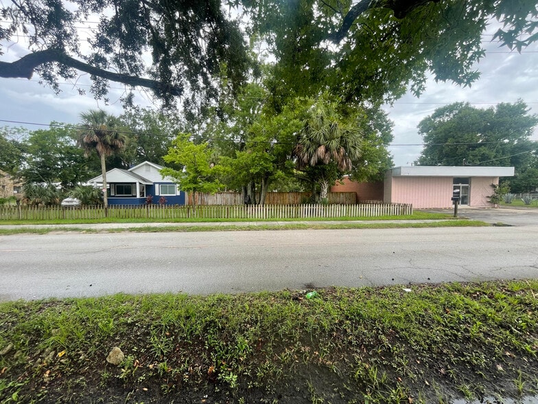Primary Photo Of 116 Center St, Daytona Beach Office Residential For Sale