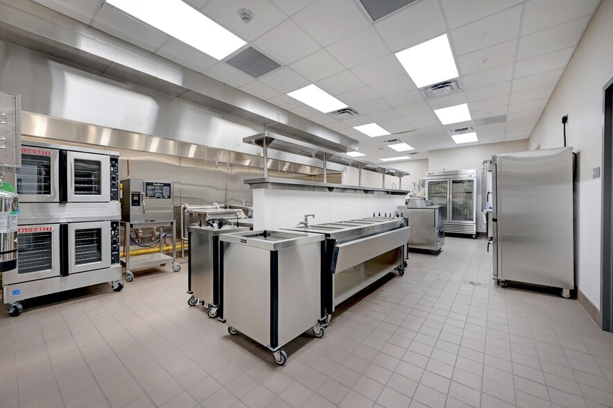 More Photos Of 3610-3626 West Ave, San Antonio Office For Sale