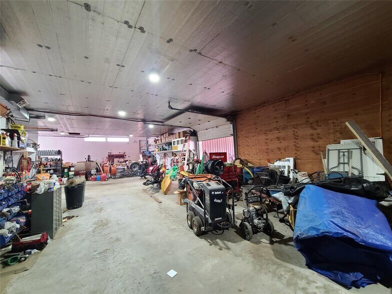 More Photos Of 26 Hook Rd, Sparrow Bush Distribution For Sale