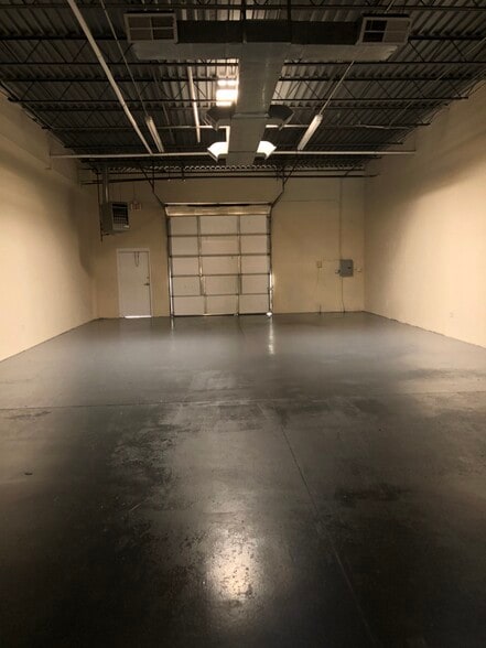 More Photos Of 11601 Pellicano Dr, El Paso Warehouse For Lease