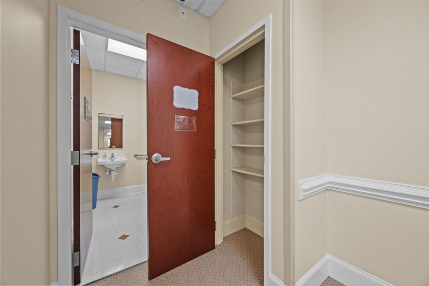 More Photos Of 2223 Hemby Ln, Greenville Medical For Sale