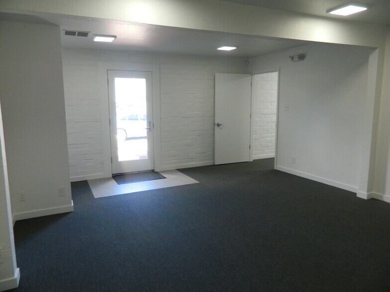 More Photos Of 1336 N Carolan Ave, Burlingame Warehouse For Lease