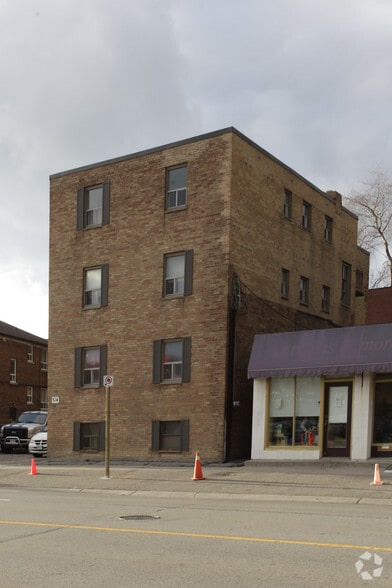 More Photos Of 314 Lakeshore Rd W, Mississauga Apartments For Sale